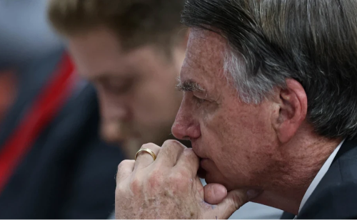 Prazo final para Bolsonaro se explicar ao STF sobre violações