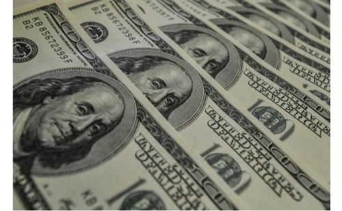 Boletim Focus aponta queda na previsão de inflação, PIB e dólar em 2025