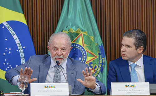 Pesquisa aponta que 53,6% reprovam governo Lula em agosto