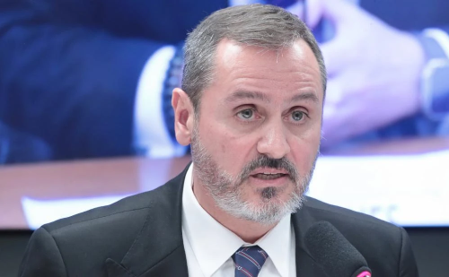 Diretor da PF será convocado para explicar ausência de investigação sobre irmão de Lula
