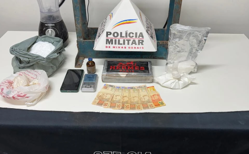 Idoso é preso com tonel enterrado repleto de drogas em Coronel Fabriciano