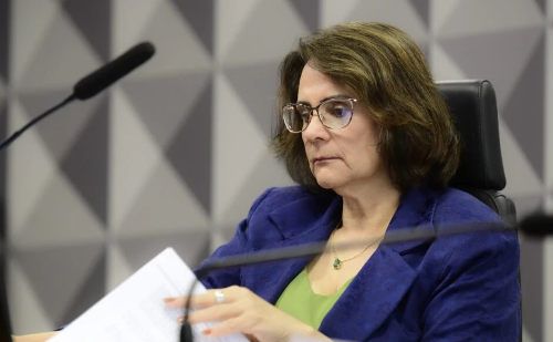 Senadora Damares Alves revela diagnóstico de câncer em sessão no Senado
