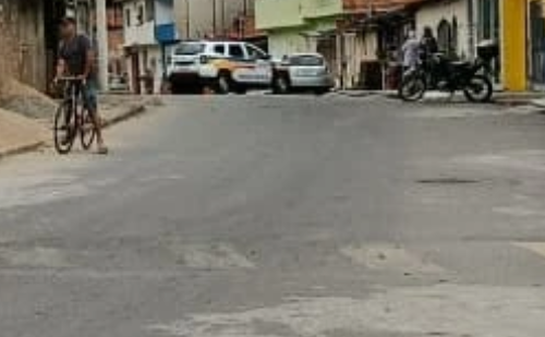 Vídeo: homem é baleado em avenida movimentada de Fabriciano