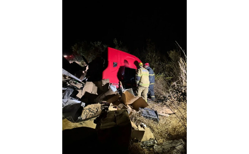 Acidente na BR-251 entre carretas deixa um morto e dois feridos