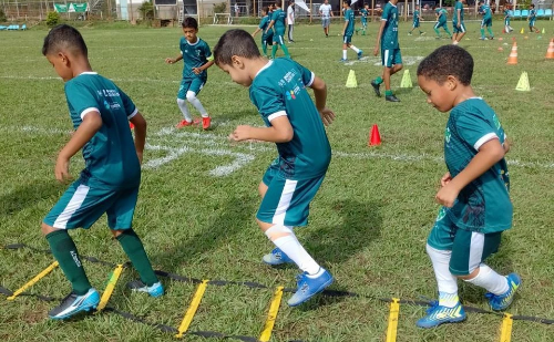 Ipatinga abre vagas para projeto gratuito com futebol e vôlei