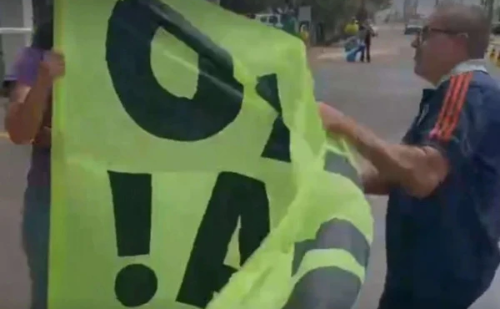 Julgamento de Bolsonaro avança e protestos cessam em frente ao condomínio