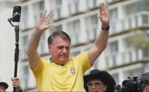 Projeto de anistia prevê Bolsonaro apto a disputar eleições de 2026