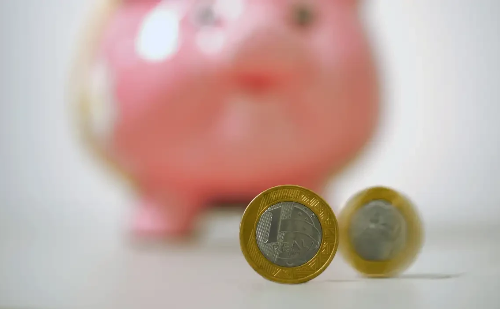 Retirada líquida da poupança atinge R$ 7,6 bilhões em agosto