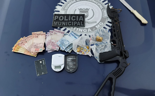 Suspeito de tráfico é preso pela Polícia Municipal com drogas e réplica de arma em Ipatinga