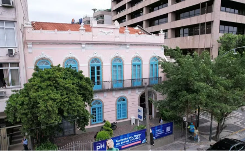 Pais de aluno expulso por racismo no colégio pH dizem sentir 'vergonha e consternação'