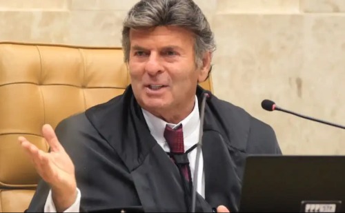 Fux defende que julgamento de Bolsonaro seja levado ao plenário do STF