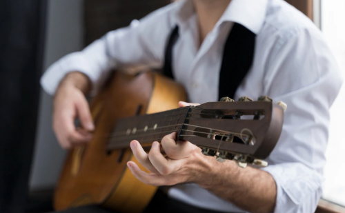Professor de música é condenado a nove anos de reclusão por abuso sexual de alunas adolescentes em MG