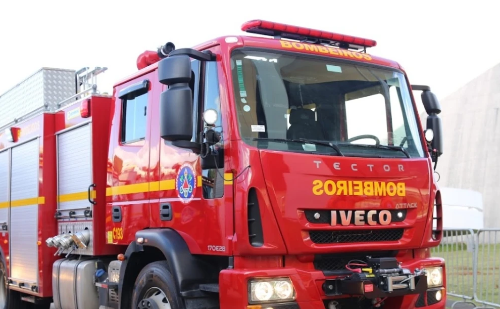 Incêndio em lote vago mobiliza bombeiros em Coronel Fabriciano