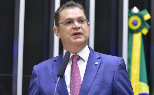 Sóstenes acusa Moraes de perseguição e reforça apoio a Bolsonaro