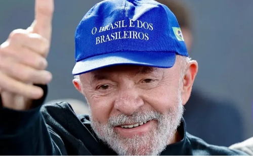 Lula pede expulsão de Eduardo Bolsonaro da Câmara e processo por traição à Pátria