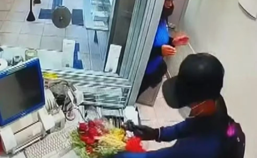 Disfarçado de entregador, homem rouba lotérica com buquê de rosas em Matão