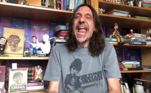 Historiador Eduardo Bueno comemora morte de Charlie Kirk e é cancelado