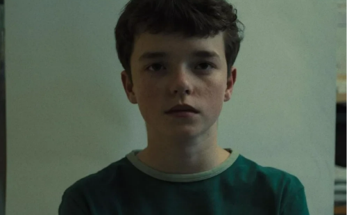 Emmy 2025 consagra 'The Pitt', 'The Studio' e 'Adolescência'