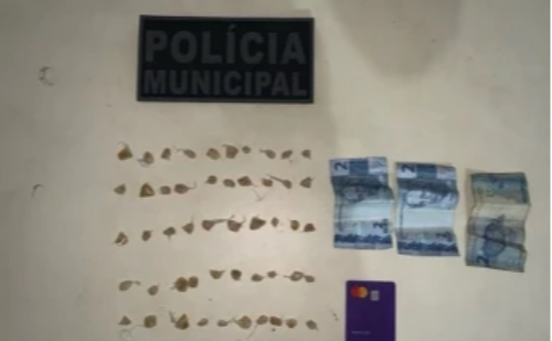 Mulher é detida com 52 papelotes de crack em Ipatinga