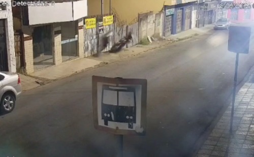Veja o momento do acidente que matou motociclista em Ipatinga