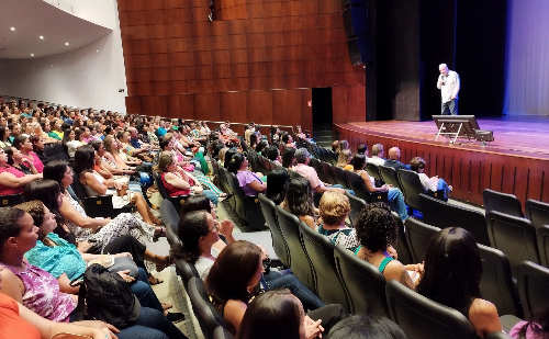 Coronel Fabriciano sedia congresso sobre educação inclusiva com especialistas nacionais