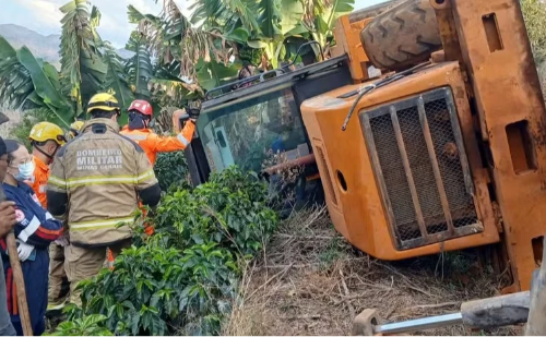 Criança morre após ser atingida por pá carregadeira em lavoura de Manhuaçu