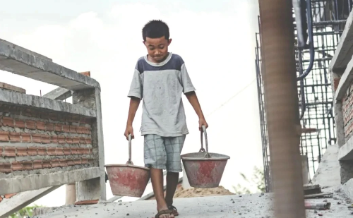 Levantamento do IBGE mostra aumento do trabalho infantil no Brasil em 2024
