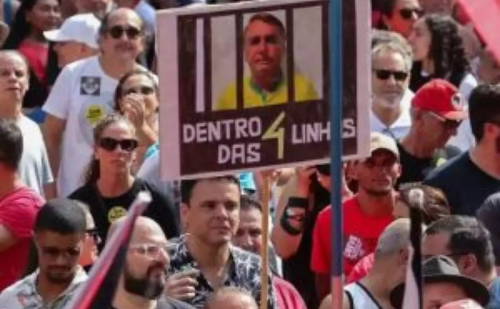 Protestos reúnem esquerda contra PEC da Blindagem e anistia em 33 cidades