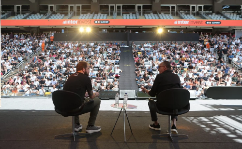Arena MRV recebe multidão em encontro sobre investimentos