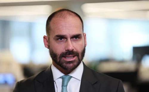Eduardo Bolsonaro tem 15 dias para responder a Moraes sobre denúncia da PGR