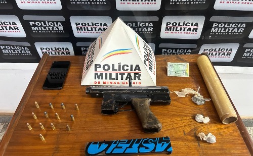 Homem é preso com drogas e submetralhadora em Barão de Cocais