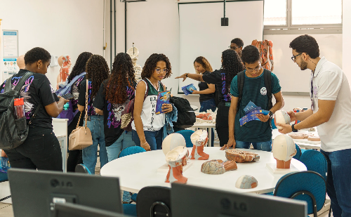 Unileste realiza Encontrão Pré-Universitário com oficinas, testes e empresas parceiras