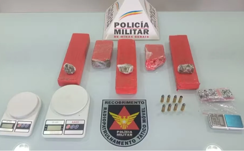 Drogas e munições são encontradas em casa com crianças em Governador Valadares