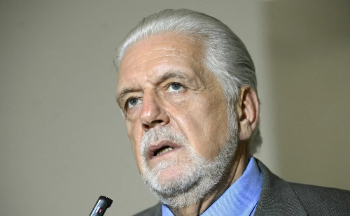 Jaques Wagner defende debate sobre redução de penas do 8 de Janeiro