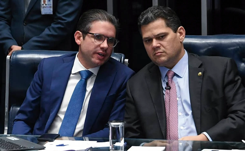 Deputados pressionam Hugo Motta após Senado rejeitar PEC da Blindagem