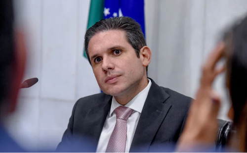 Hugo Motta diz que Lula já se movimenta para buscar quarto mandato em 2026