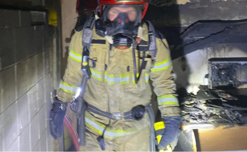 Bombeiros são mobilizados após incêndios atingirem casa e restaurante em Timóteo