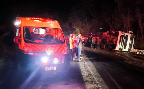 Vídeo: acidente entre ônibus e carreta deixa três feridos na LMG-820 em São Domingos do Prata