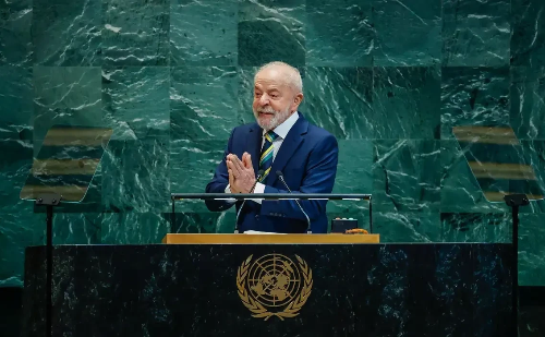Lula barra mudanças na Lei da Ficha Limpa e mantém punição a políticos