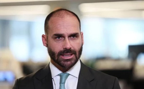 STF notifica Eduardo Bolsonaro por edital após denúncia da PGR