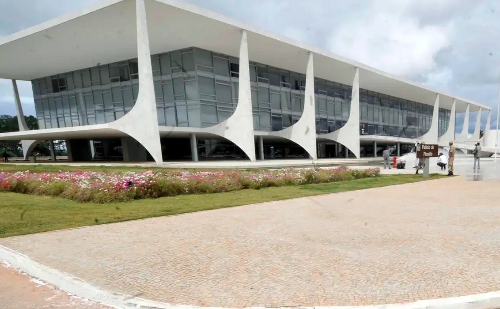 Lula elogia plebiscito sobre taxação dos ricos e fim da escala 6x1