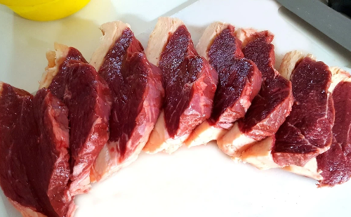 Idoso é preso após furtar picanha em supermercado de Timóteo