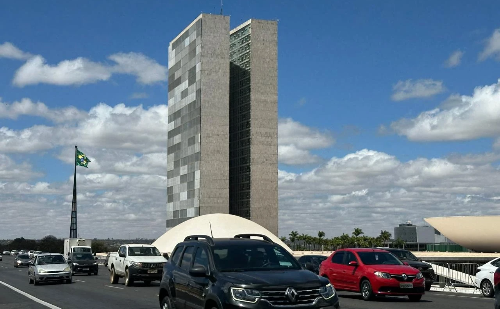 Reforma administrativa propõe tabela única e limita supersalários