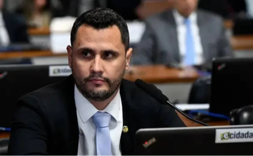 Cleitinho solicita à Anvisa suspensão de bebidas após casos de intoxicação por metanol