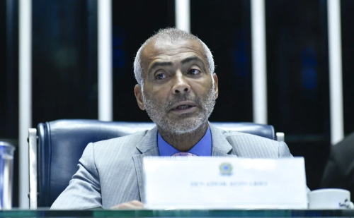 Justiça manda leiloar bens de Romário para quitar dívida milionária