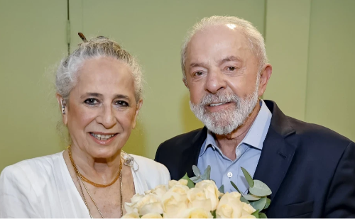 Lula e Janja prestigiam show de Maria Bethânia em São Paulo e público protesta com gritos de 'sem anistia'