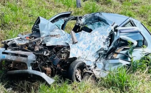Colisão entre carro e ônibus deixa um morto e 12 feridos na BR-116 em Santa Rita de Minas