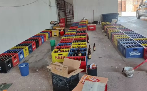 Cervejas falsificadas são encontradas em galpão clandestino na Grande BH