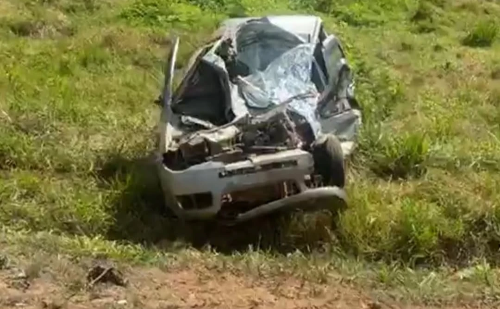 Motorista morre e passageiros ficam feridos em grave acidente na BR-116, em Santa Rita de Minas