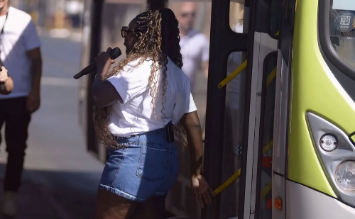 Ipatinguense que viralizou cantando em ônibus brilha no The Voice Brasil e representa o Vale do Aço